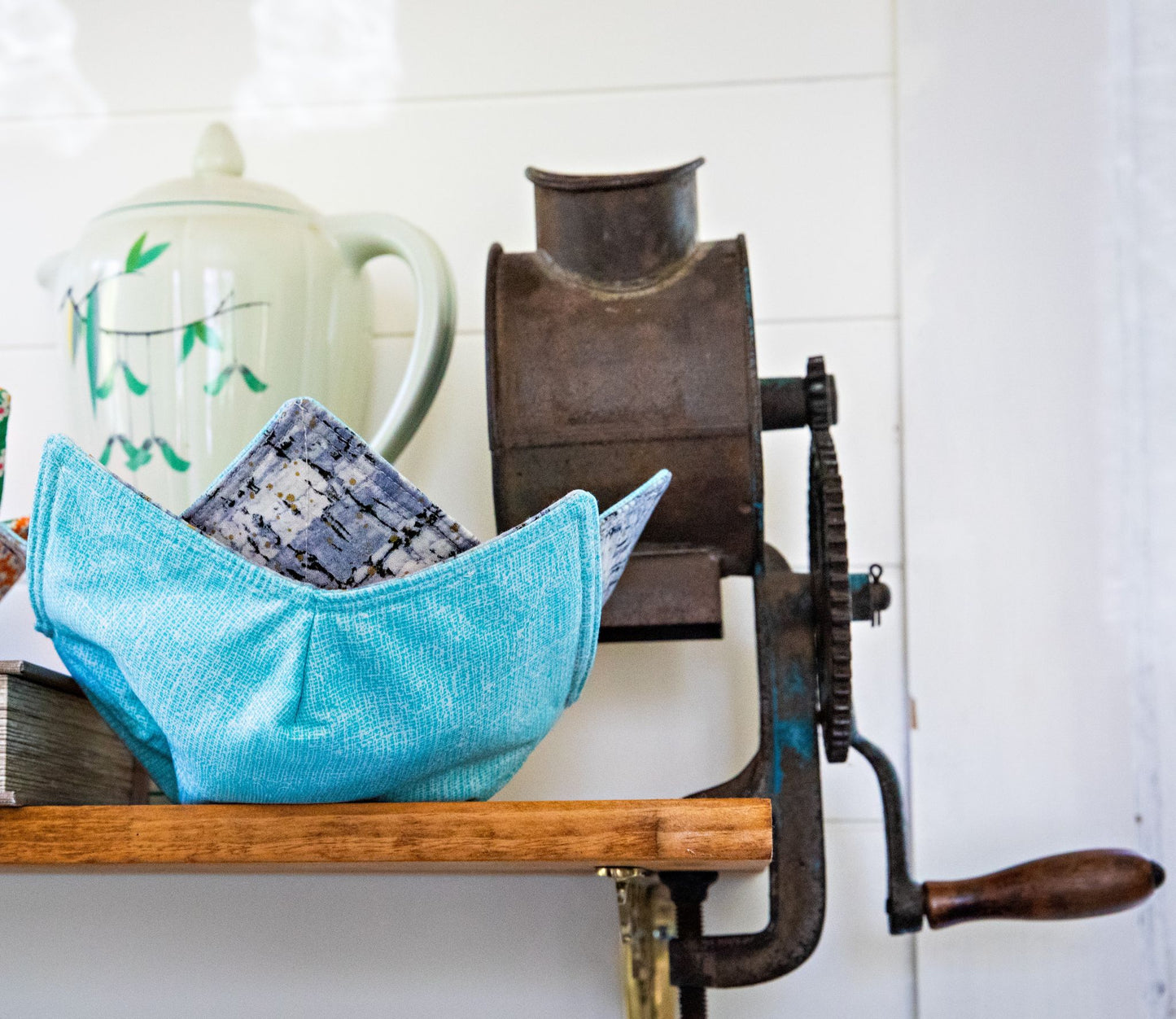 Aqua Mod Bowl Cozy